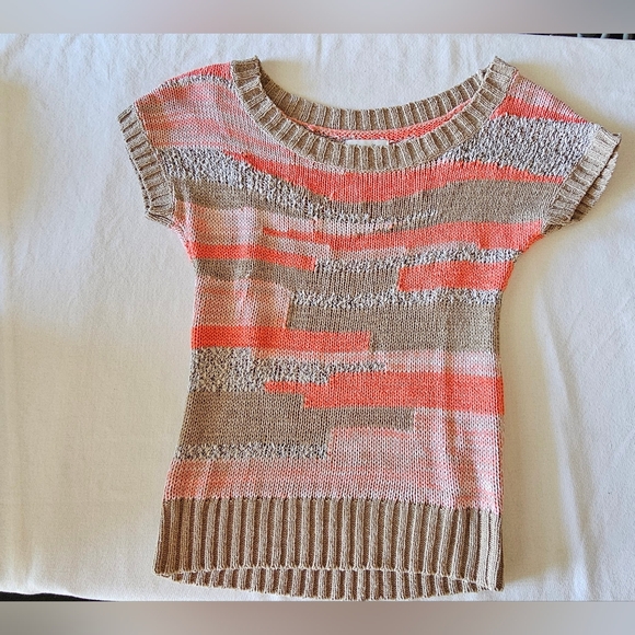 American Eagle Outfitters Tops - American Eagle Outfitters Colorblock Knit Top - Coral and Beige
